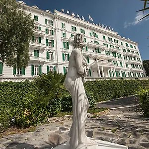 4* Hotell Grand & Des