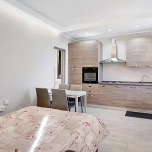Casa Sanremo Tiziano Parking Gratis Spiaggia 15 Minuti A Piedi Apartamento