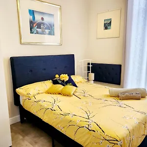 Delia Apartment